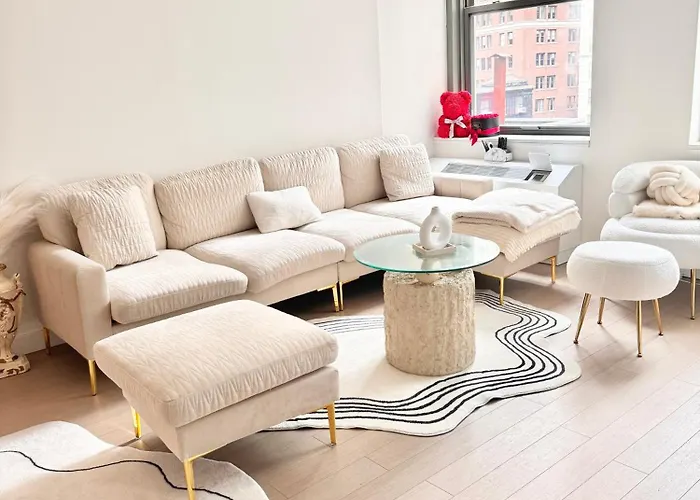 Exquisite Urban Oasis: Luxury 1 Bedroom Retreat In Downtown Manhattan